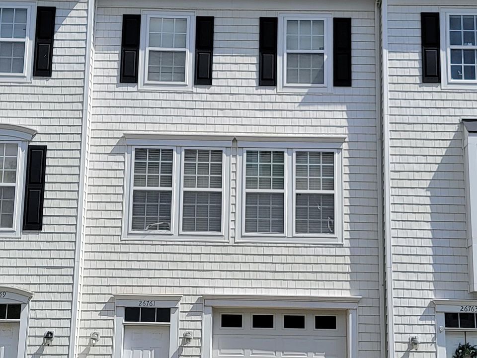 1st image of 26761 Chatham Ln