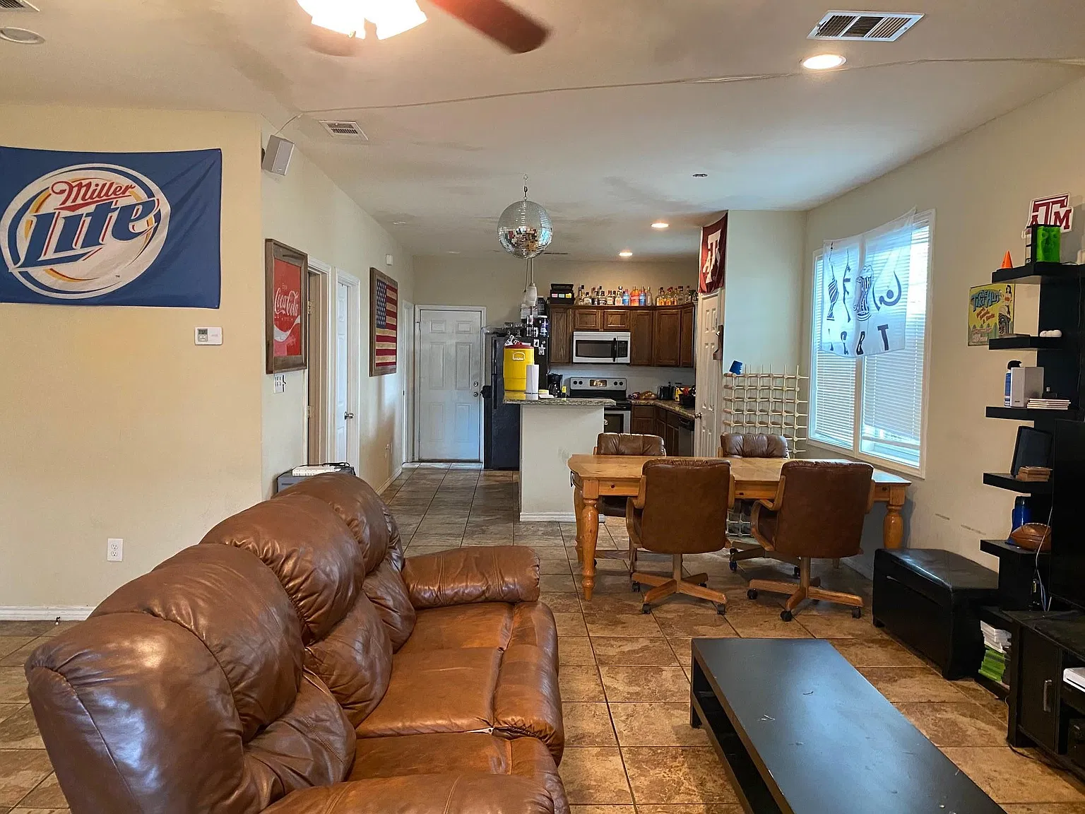 5 bed, 2067 sqft, $3,700 — Photo 2