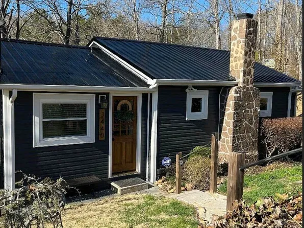 1440 Dover Ln, Dandridge, TN 37725