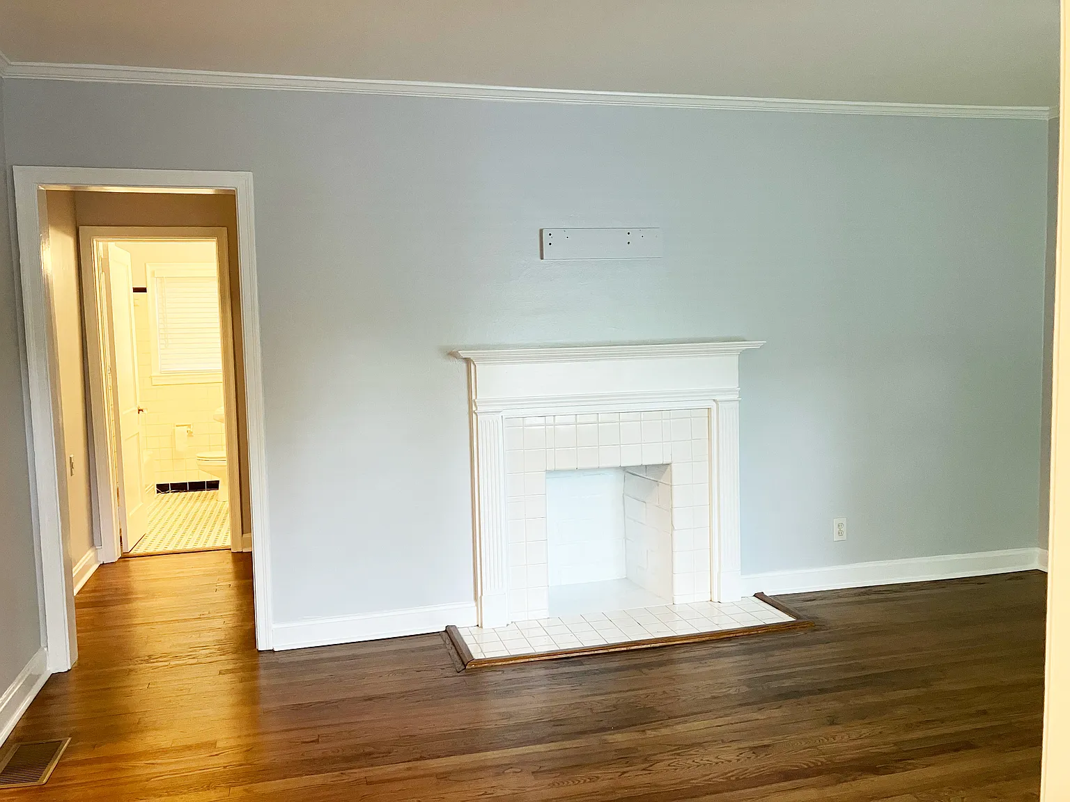 3 bed, 1100 sqft, $2,300 — Photo 4