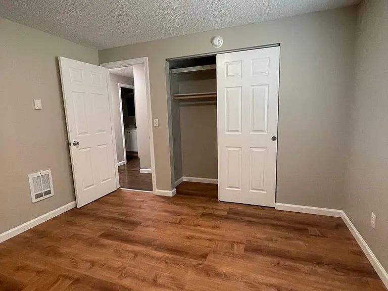 Albany Meadows Apartments — Photo 16