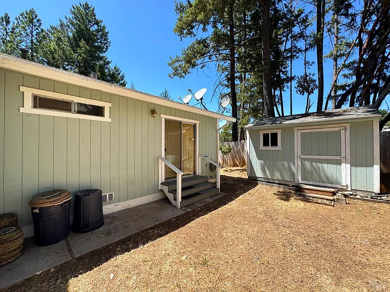 Alcott Ln — Photo 13