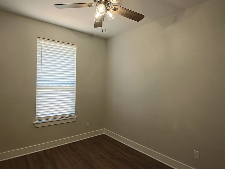 727 Freedom Way — Photo 20