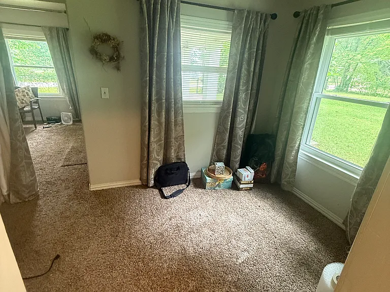 169 W Stroud Ave — Photo 9