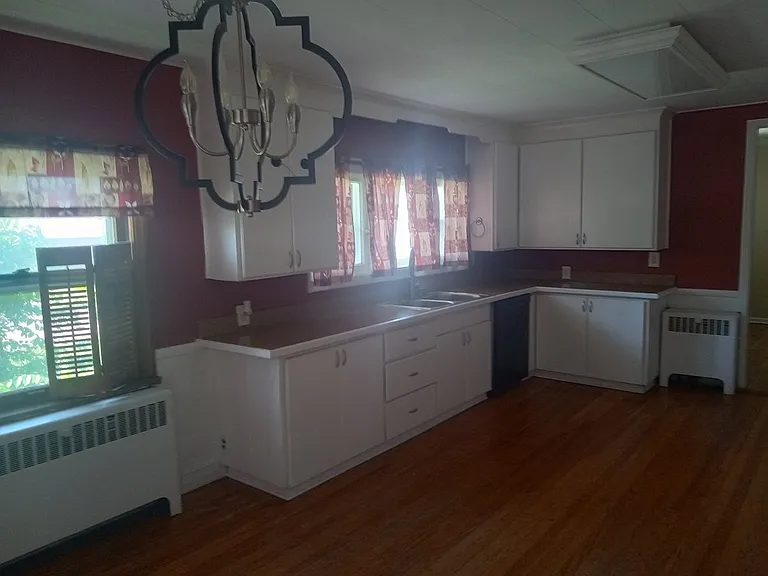 12710 N Saginaw Main House — Photo 18
