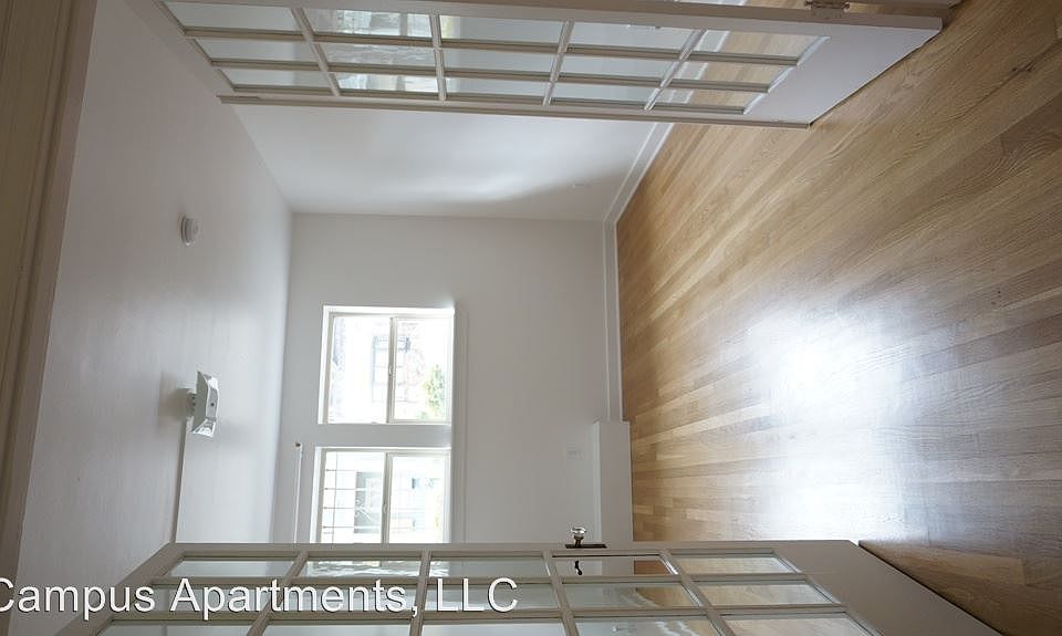 1st image of 4210 Brooklyn Ave NE APT 003