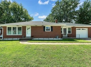 221 S Ferkel St, Columbia, IL