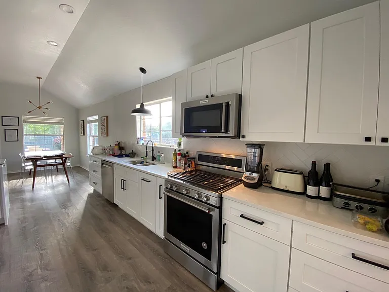 2623 Goldfinch Dr — Photo 6