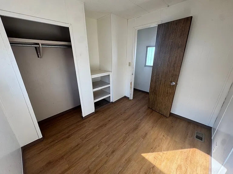 595 SW Birch Pl #C — Photo 8