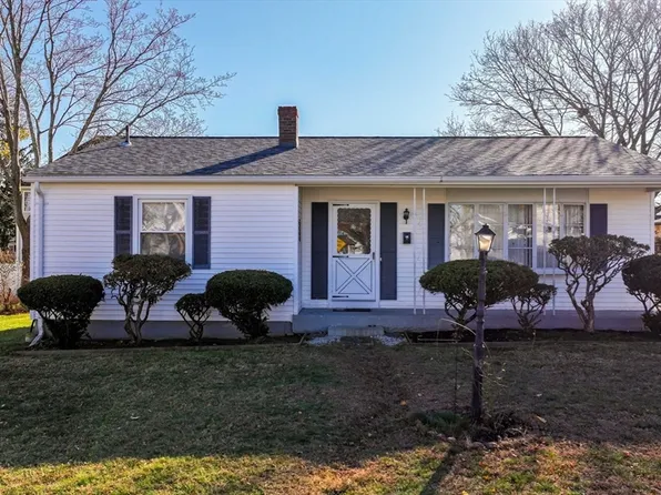 46 Aquidneck St, New Bedford, MA 02744