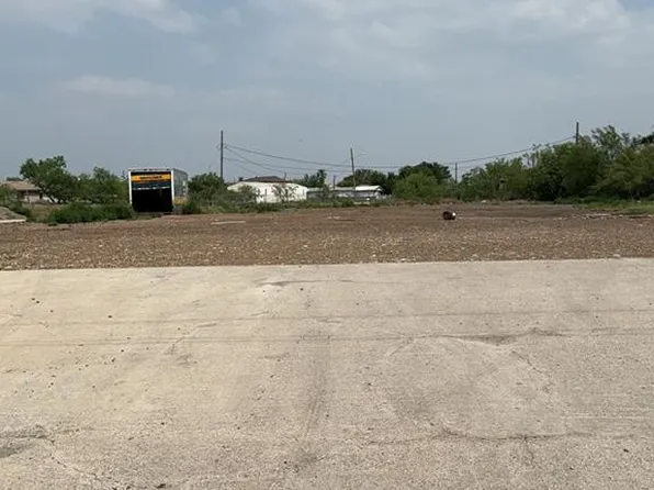 1910 Lewis Street, Eagle Pass, TX 78852
