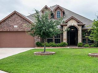 10005 Red Bluff Ln, Fort Worth, TX 76177