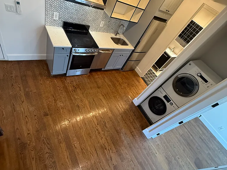 83 Graham Ave #4C — Photo 8