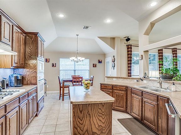 5th image of 1719 Nestledown Dr