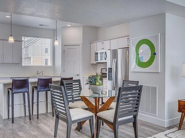 Coventry Townhomes — Photo 6