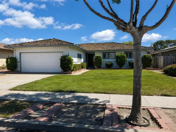 27 San Felipe Ct, Salinas, CA 93901