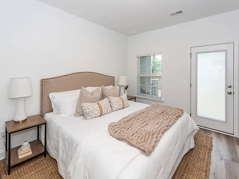302 Twin Rivers Dr — Photo 19
