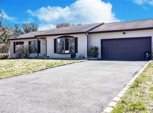 166 Southfield Rd, Baiting Hollow, NY 11933