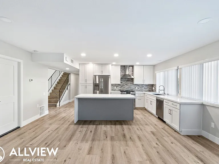 20542 Kelvingrove Ln — Photo 10