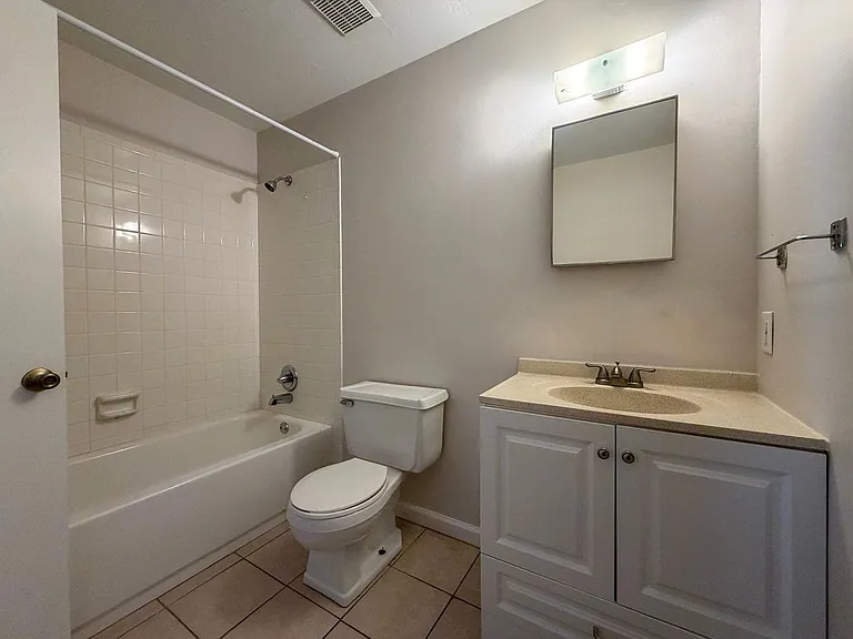3146 NW 46th Ave — Photo 17