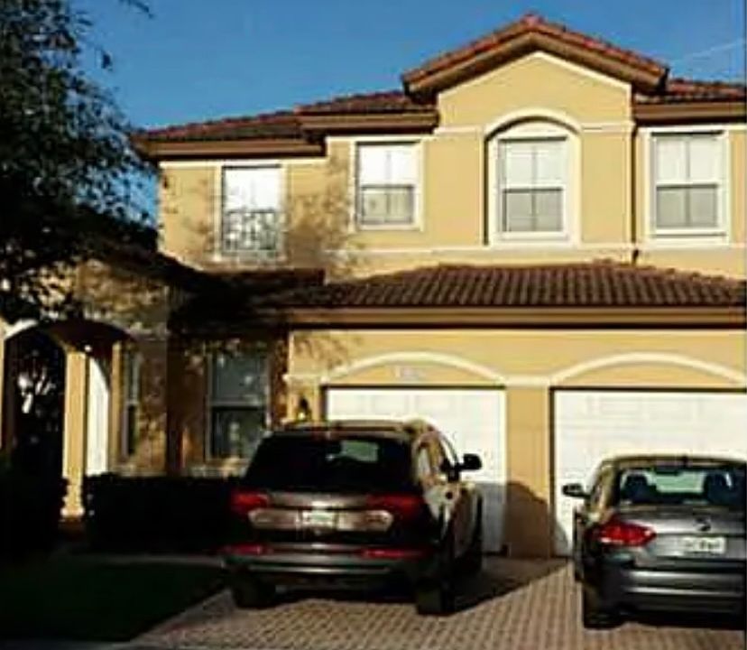 1st image of 8502 NW 114th Ct