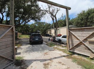625 S Kossuth St, Rockport, TX 78382
