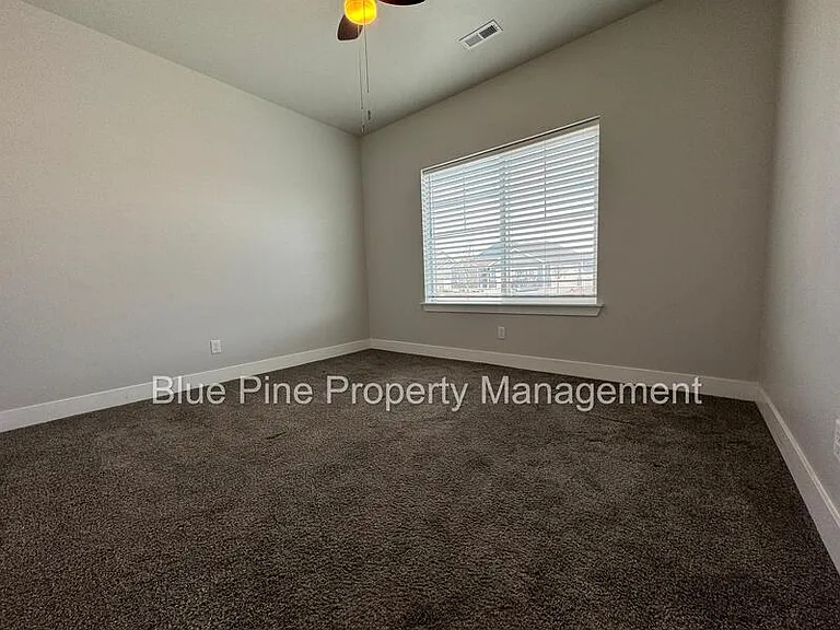 2824 E Brooklyn St — Photo 14