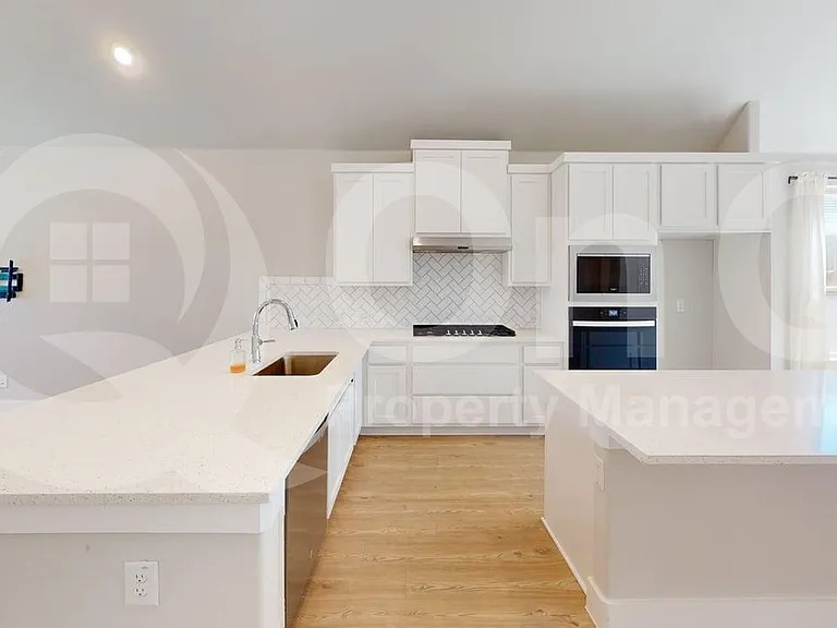 324 Palo Duro St — Photo 7
