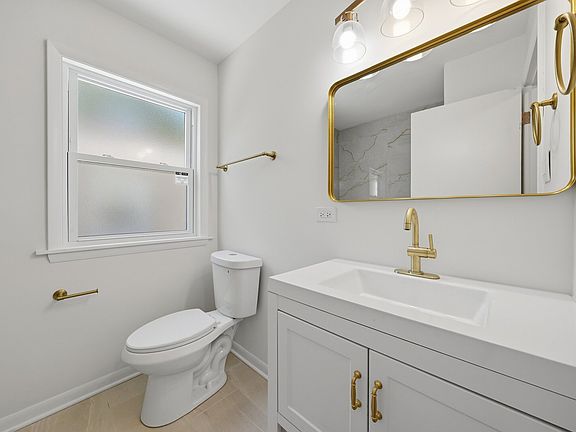 4th image of 654 W 111th St