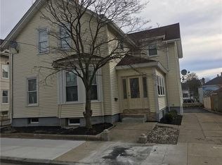 32 Garden St, Pawtucket, RI 02860