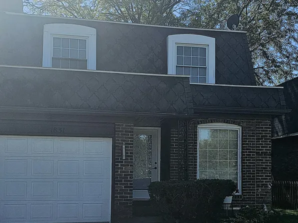 1831 Oak Brook Cir, Flint, MI 48507