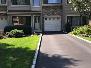 107 Lisa Dr, Northport, NY 11768