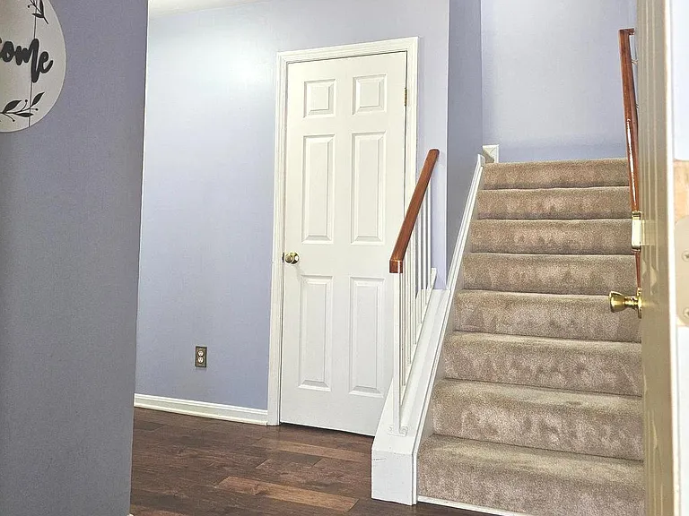 8202 Catbird Cir #202 — Photo 3