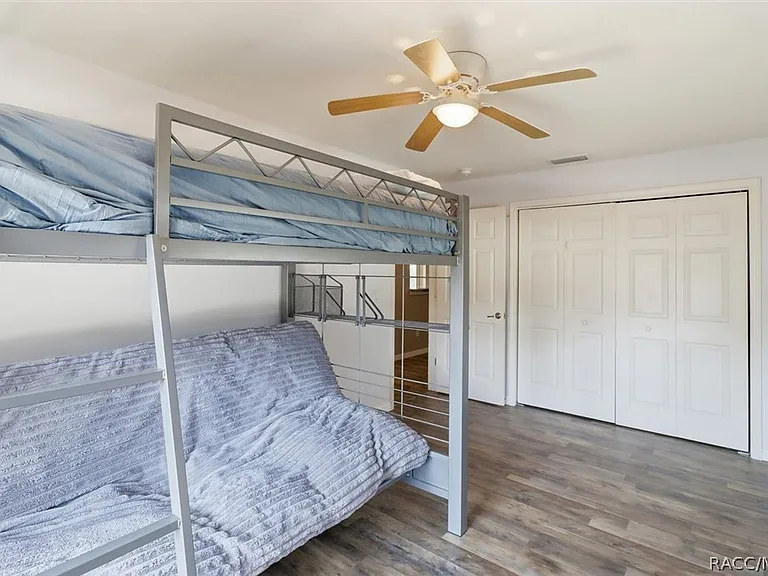 3220 E Rogers St — Photo 15