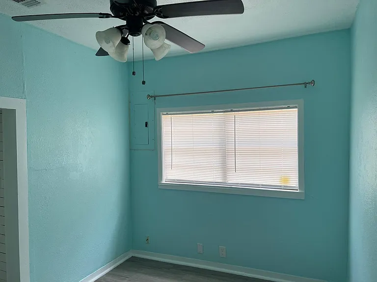 902 S Kaufman St — Photo 15