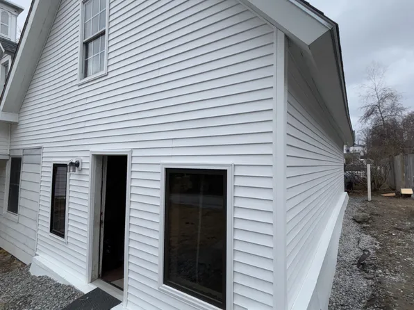 211 N Main St #4, Saint Albans, VT 05478