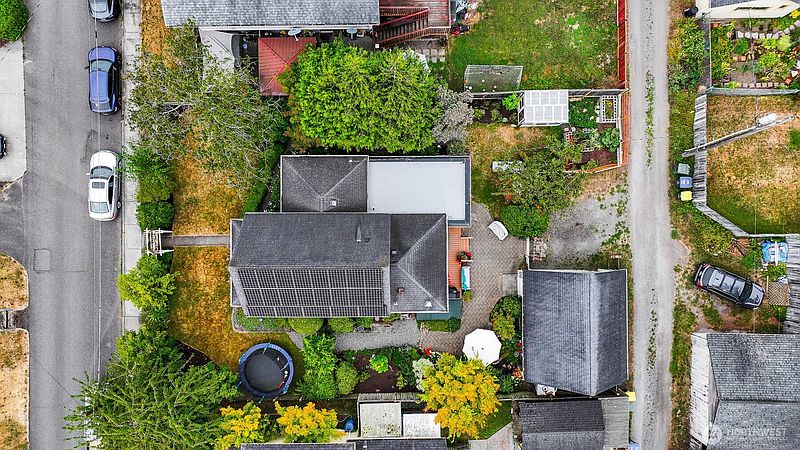 2nd image of 2318 Keesling Street