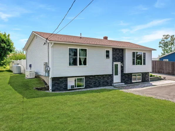 26 University Street, Presque Isle, ME 04769