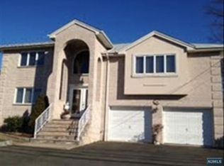 536 N Midland Ave, Saddle Brook, NJ 07663