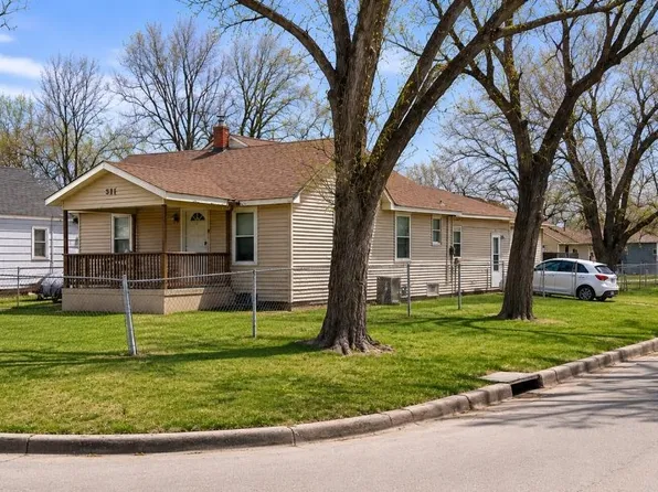 1301 S Vine St, Wichita, KS 67213