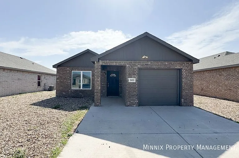 2413 N Avenue O — Photo 2