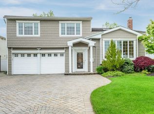 3042 Ira Rd, Bellmore, NY 11710