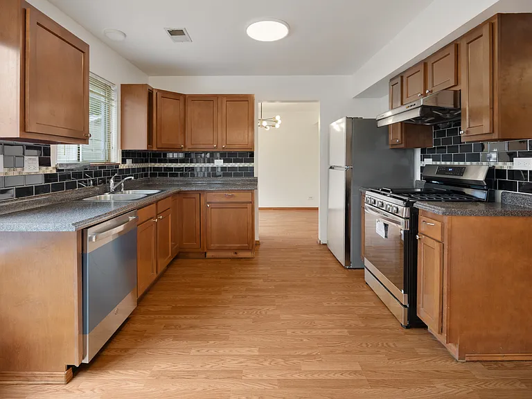 1127 Ashbrook Dr — Photo 10