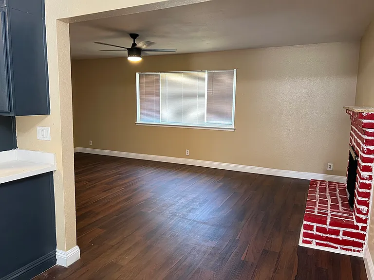 223 Lock Ct — Photo 4