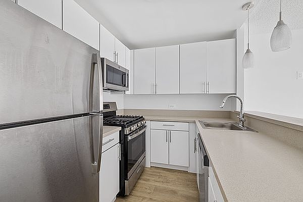 2nd image of 600 Columbus Ave APT 4B