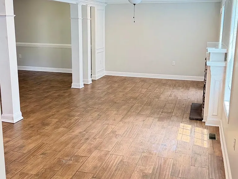 406 Vanguard St — Photo 12