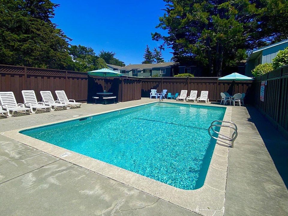 1st image of 2333 Portola Dr #2B