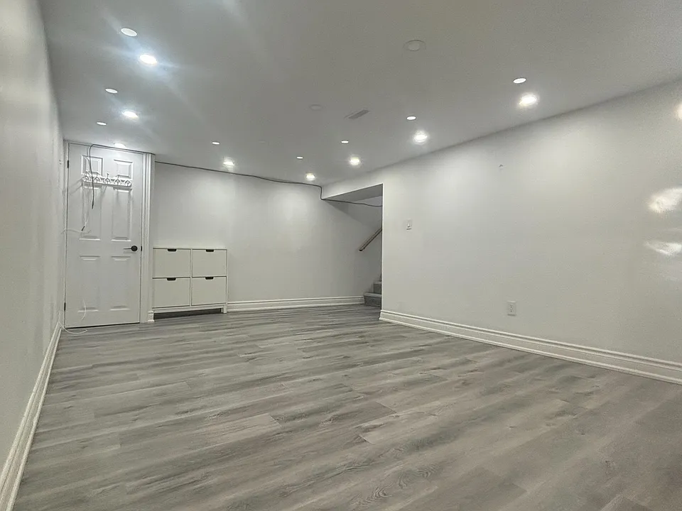 45 Southlawn Dr