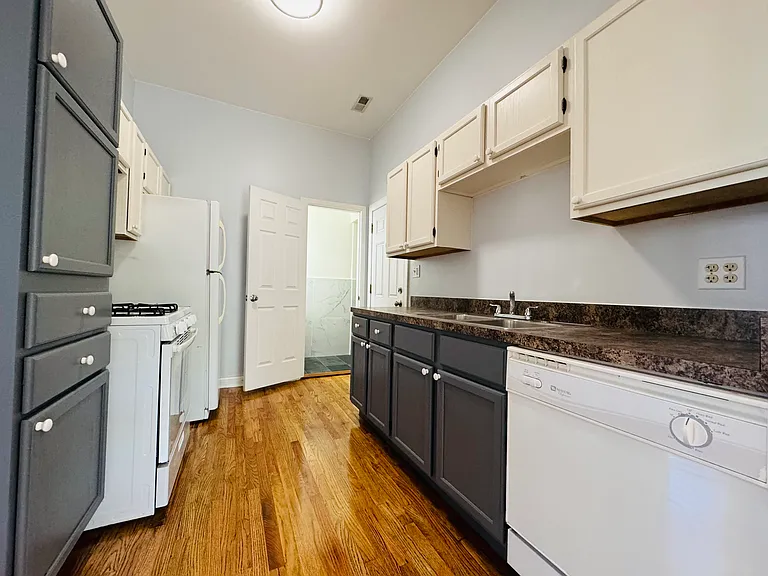 713 S Aberdeen St #2F — Photo 3