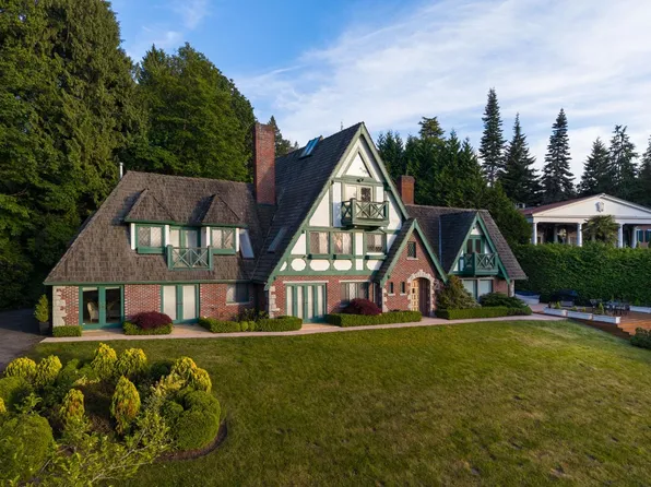 5550 Marine Dr NW, West Vancouver, BC V7W 2R5